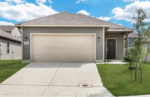 Stylish Hot Tub Retreat BBQ Yard Games WiFi Pets - Foto 49