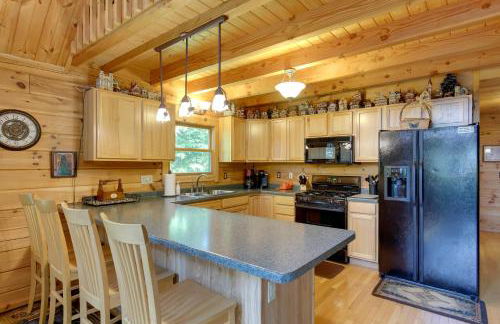 Lakefront Hazelhurst Cabin Dock and Pool Table - Foto 9