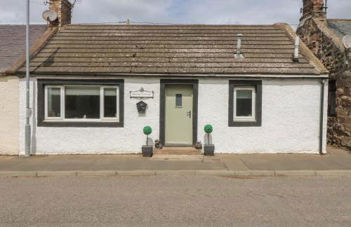 Spring Cottage - Photo 1