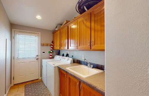 Pool and Hot Tub Access Lake Havasu Lakehouse - Foto 18