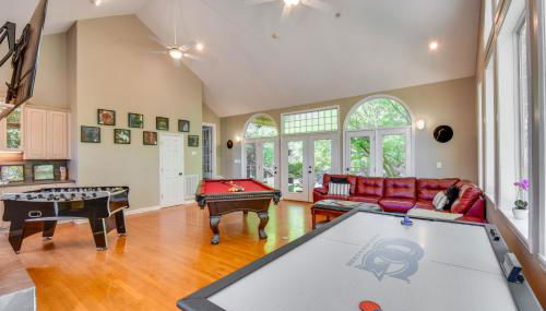 2 Mi to Clemson Central Villa with Deck, Near Lakes - Foto 1