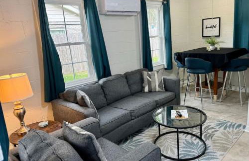 3 Min Walk to Starbucks. Pet Yes - Photo 52