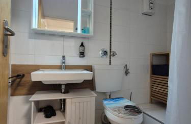 Neue moderne Ferienwohnung NaturBlick am Rothaarsteig mit Highspeed Internet Flatrate XXL Boxspringbett Terrasse mit PKW Parkplatz in Brilon 10 Minuten bis Willingen Ideal für Touristen und Geschäftsleute mit Rechnung - Foto 5