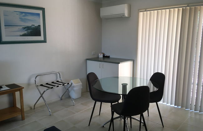 Town Beach Beachcomber Resort - Photo 10