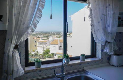 Hillside Studio with Sea View & Fibre Internet - Foto 13