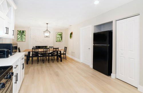 New 6min to 3 Sister Springs, Spacious, Fun with Game Room - Foto 21