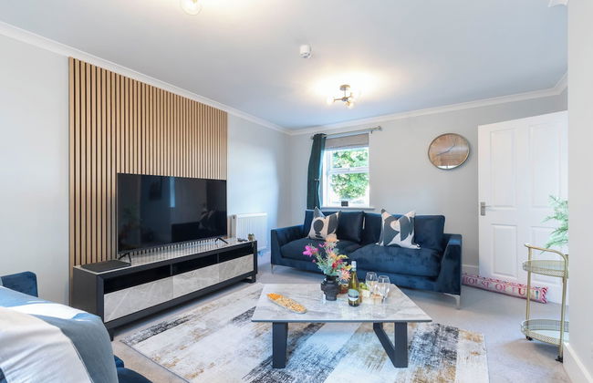 Elliot Oliver - Comfortable Five Bedroom Town Centre House With Garden & Garage - Foto 17