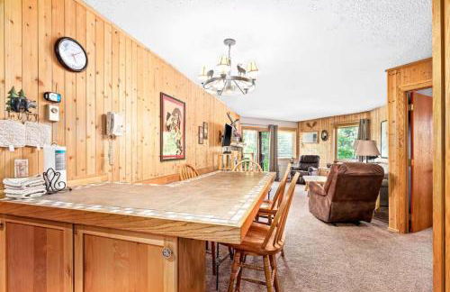 North Shore Vista Views Ski in Ski out Hot Tub - Foto 5