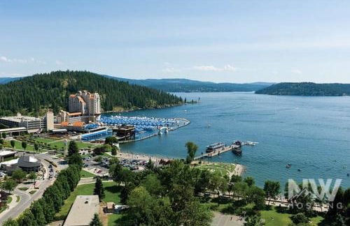 Cozy Farmhouse w Treehouse Fire Pit 1 Mile to Beach Close to Skiing Adventures 1226 - Foto 41