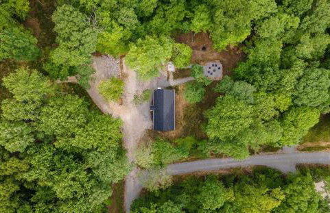 White Pines Lodge- Wooded Retreat - Foto 24