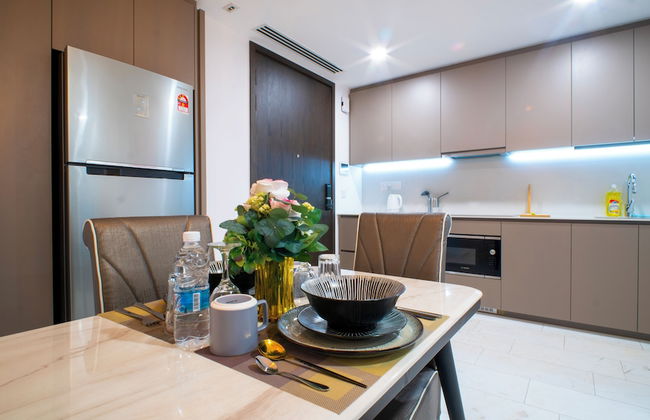 Moonway Luxury Suites At Eaton Residence - Photo 76