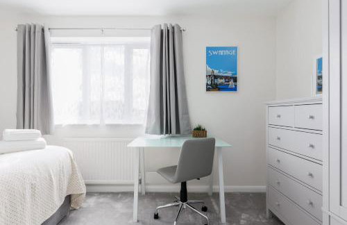 Spinnaker House-with Tesla Electric Charging Point - Foto 8