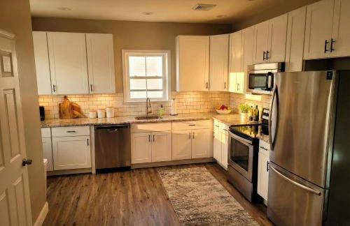 The Loft at Park Place - 3rd Floor Walk up King and Queen Beds Fast Wifi and Free Coffee - Foto 14