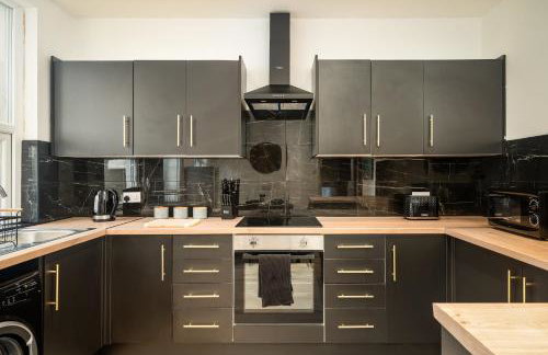 Anfield House - Liverpool Retreat 7 Bedroom Home - Photo 42