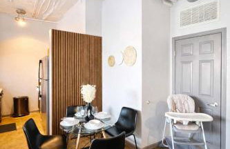 2BR River Market Loft for 6 - Rooftop & Gym - Foto 6