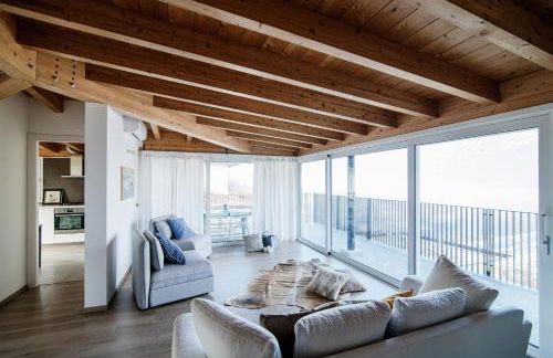 White Attic - by MyHomeInComo - Foto 1