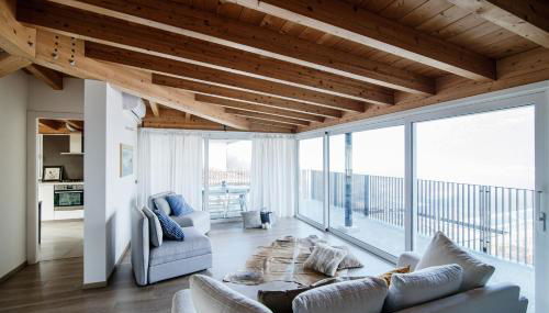 White Attic - by MyHomeInComo - Foto 1