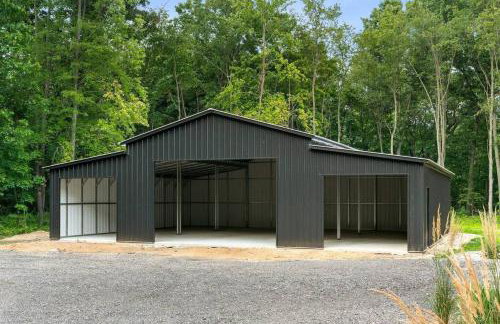 38-Acres of Luxury: 9BR, Indoor Pool, Gym, Near ND - Foto 46