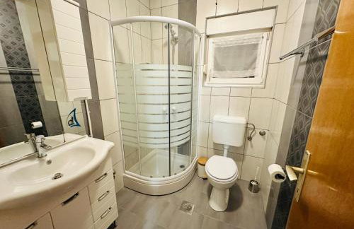 Studio Apartment near Beach Petrčane - Quiet & Central - Unit 3 - Foto 10