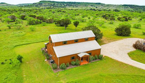 Cozy Strawn Cabin with Pool Access - Near Lake! - Foto 1