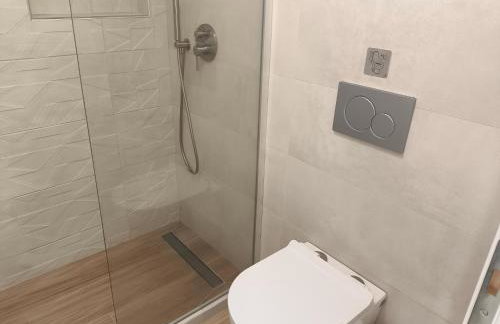 The Coast seaside rooms - Photo 17