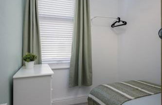 Comfy 3-Bed, Sleeps 5 & Parking - Foto 24