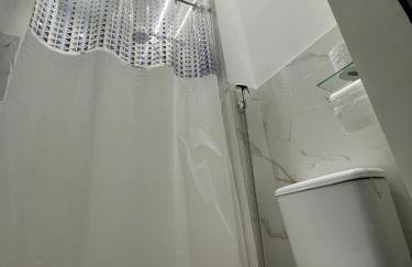 Adorável Tiny house 5, ar, cozinha completa, wifi e tv smart - Foto 40