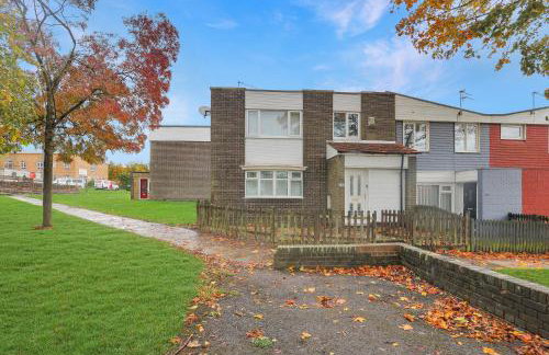 Spacious 4 Bedroom House with Parking - Foto 67