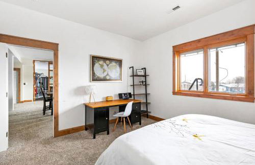 Great Falls Luxe Haven 4BR Gym Office and Hot Tub - Foto 52