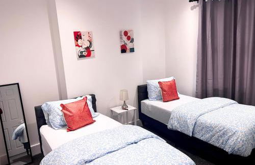 Spacious 4Bedroom - 10mins to London Bridge with Parking & Garden - Foto 11