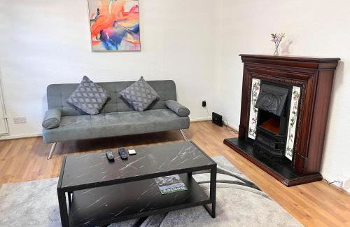 Abbey Wood Serviced Apartment 3BRH Free Wi-Fi Parking Tea and Coffee - Photo 2