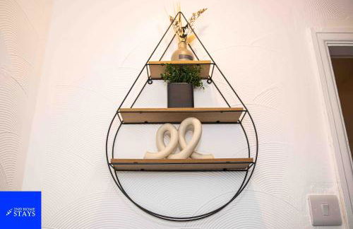 2ndHomeStays- Stoke-on-Trent-A Serene 3 Bed House with a Garden View-Suitable for Contractors-Relocation Families-Group of Friends-Sleeps 6 - 16 mins to J15 M6 and 36 mins to Alton Towers Resort - Foto 21