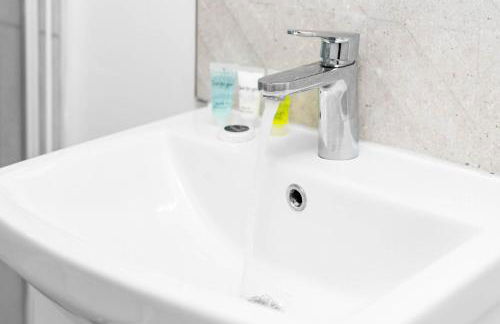 Modern Apartment - Street Parking - Smart TV & Netflix 4BR - Foto 19