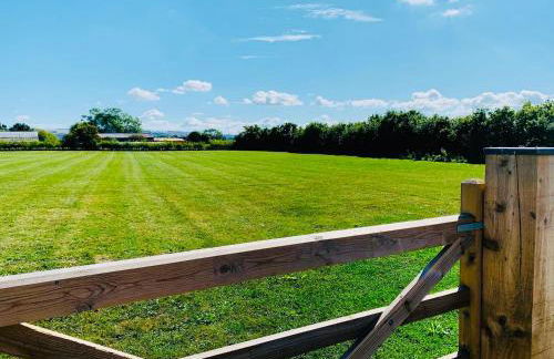 Luxury Boutique Country Cottage With Hot Tub - Photo 56