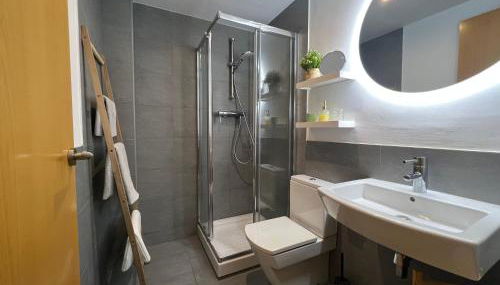 Cozy apartment well-located in Terrassa, Barcelona - Foto 3, Shower