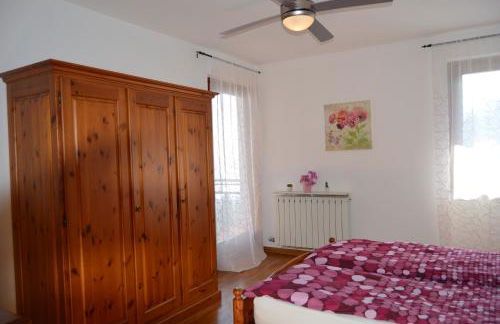 Il lago e la collina - Foto 16