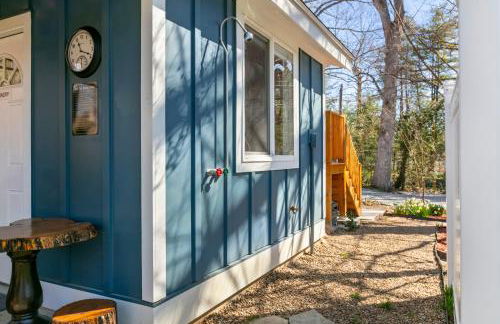 Modern & Cozy on Private Lane, Minutes to Airport - Foto 9