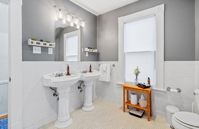 Maple Manor - Photo 20