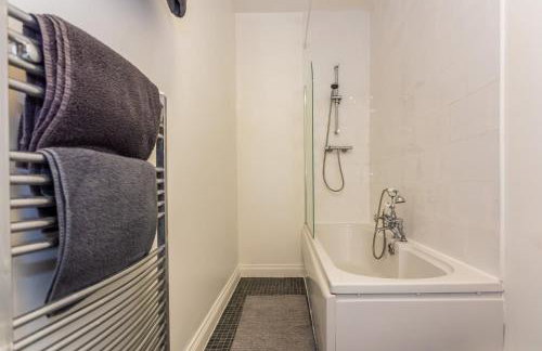 Two Bed Apartment RYTON With Free Parking - Foto 27