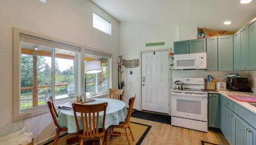 Hike and Relax Fireside Nordland Gem with Deck and Yard - Foto 3