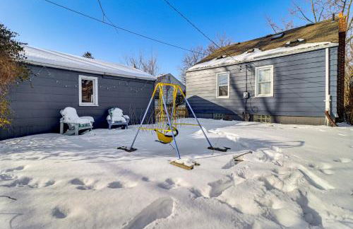 Families Welcome! Colorful Berkley Home with Yard - Foto 5