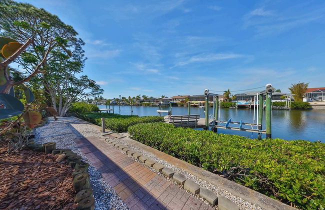 Waterfront Pool House w/ Heated Pool! - Foto 36