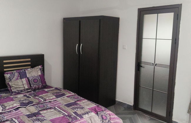 Peach City Apartments - Photo 3