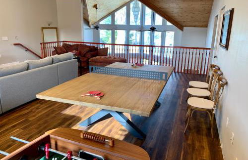 Stunning 3,400 sq ft Lake House w Boat Dock, Sauna, Steam Shower, and More - Foto 47