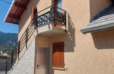 Le Pré Fleuri à Guillestre - Appartements neufs classés Meublés de Tourisme 3 étoiles- Climatisés- Parking privatif - Foto 49