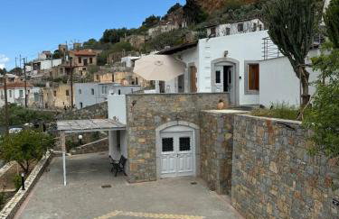 Stone Heaven Villa -Poolside BBQ & Fresh Herbs - Photo 31