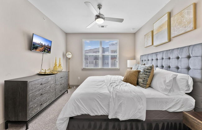 Elegant 1BR King Suite Close to DT w Fast Wifi - Foto 8