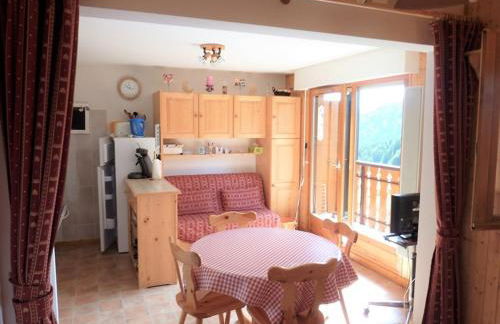 Spacieux 3 pièces avec balcon, parking et coin montagne - FR-1-573-104 - Foto 2