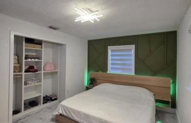 Bright, Modern Home Close to Great Beaches! - Foto 18