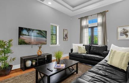 Florida Getaway - Renovated TownHome by Disney! - Photo 2